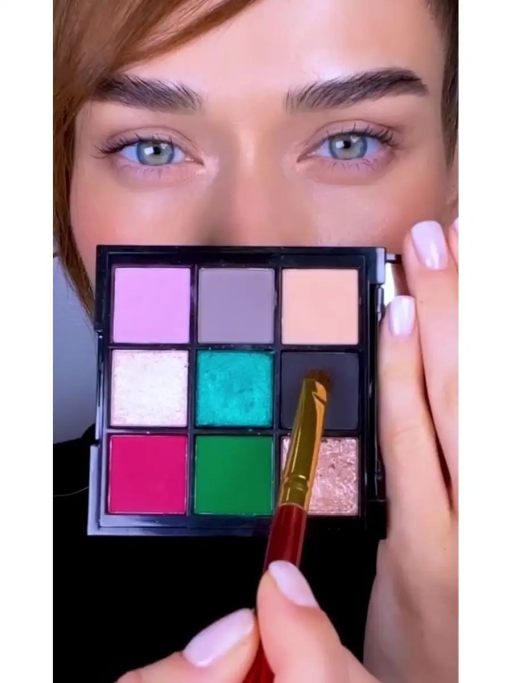 Палетка теней для век Dark Side / 01 BLACK MAMBA