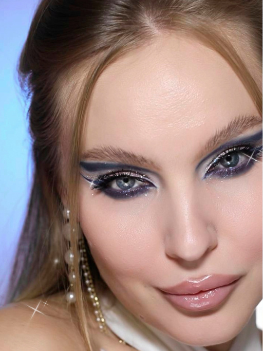 Палетка теней для век / 01 QUEEN ALEXA