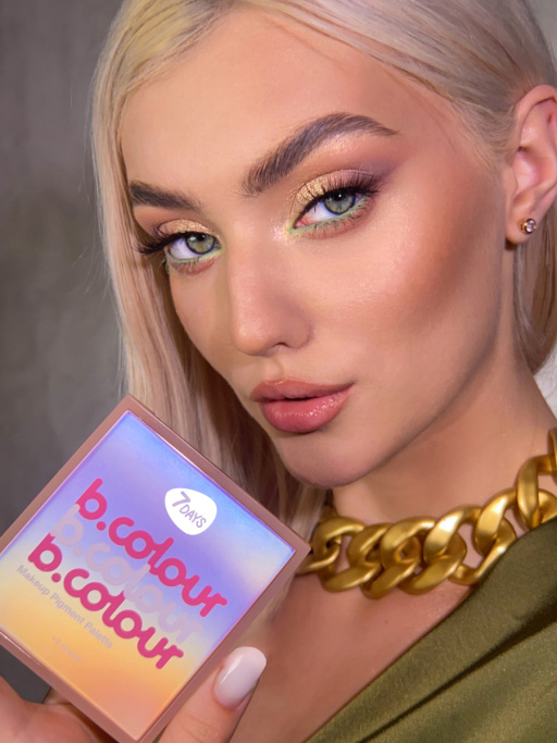 Тени для век блестящие нюдовые, палетка 01 LUXURY LIFE