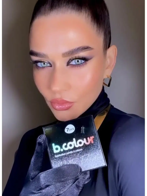 Палетка теней для век / 01 QUEEN ALEXA